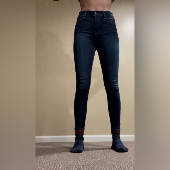 Levis high rise skinny soze 26 dark wash - Picture 2 of 5
